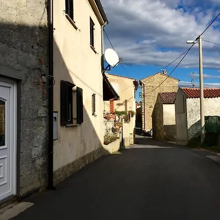 Boutiqe And Guest house