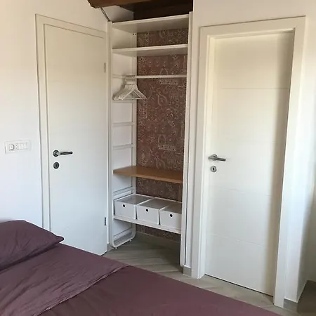 Boutiqe And Guest house *